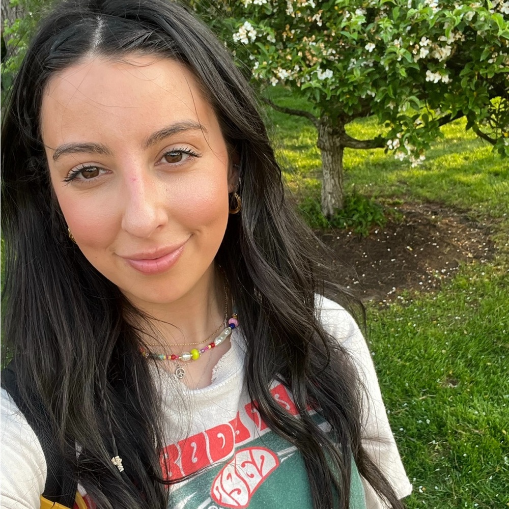 Meet your Posher, Emily